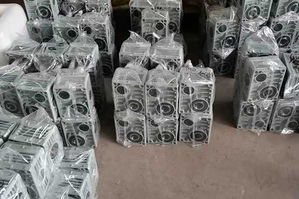 Pressure adjust worm box single